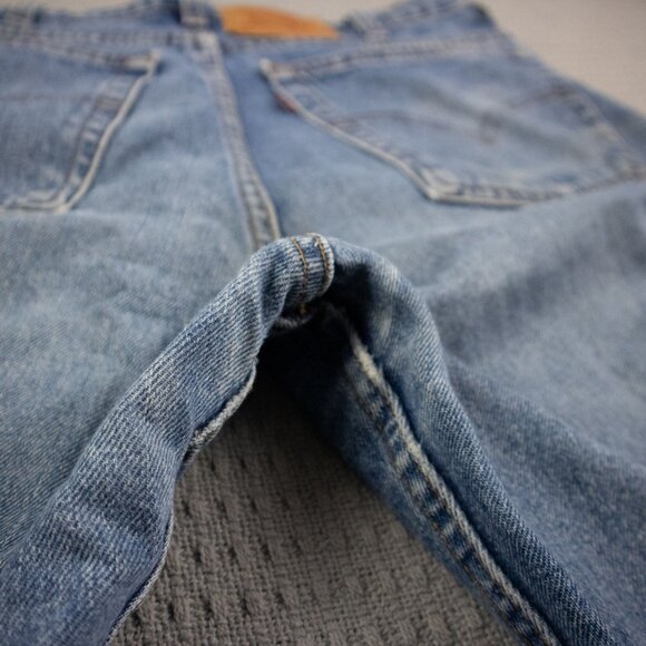 Levi's 550 Relaxed Fit Made In Canada Denim Jeans 38x32 - Picture 8 of 8